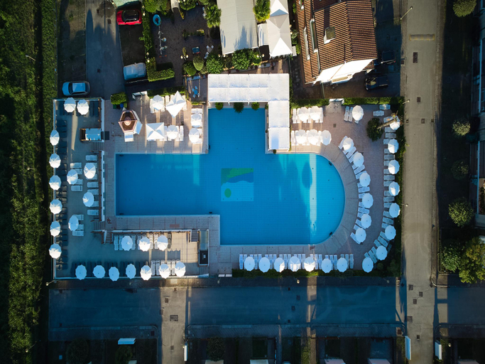 Exterior & Views 1, Appartamento con Terrazza in Residence con Piscina per 6 ospiti, Rovigo