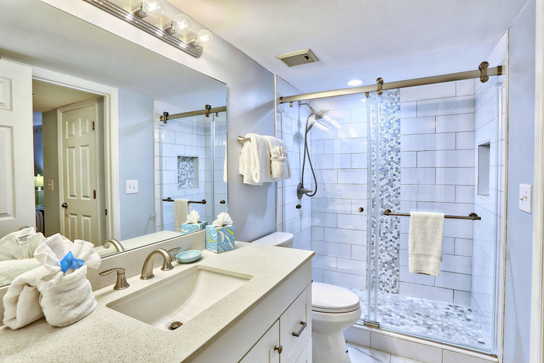 Bathroom, Emerald Isle 602, Pinellas