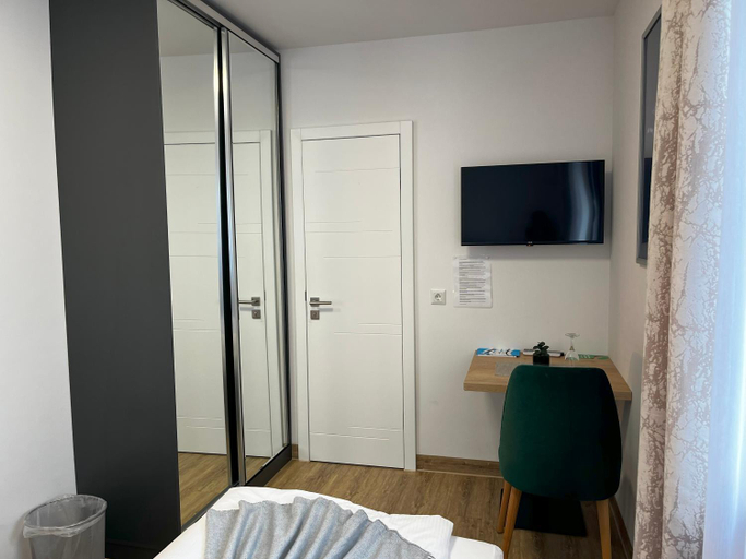 Bedroom 4, Hotel Dona, Rheinisch-Bergischer Kreis
