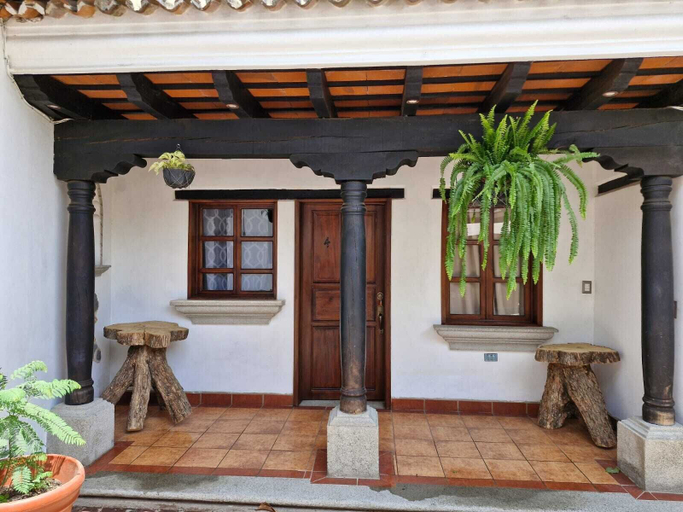 Exterior & Views 2, Cozy Colonial Style Azotea Apartments, Antigua Guatemala