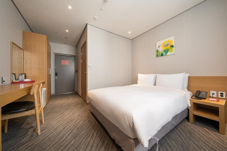 Bedroom 26