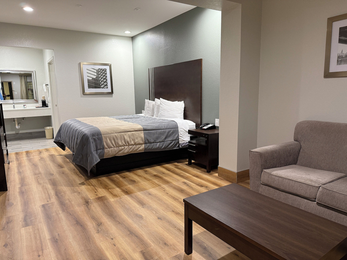 Bedroom 3, Scottish Inn & Suites - IAH Airport, Houston