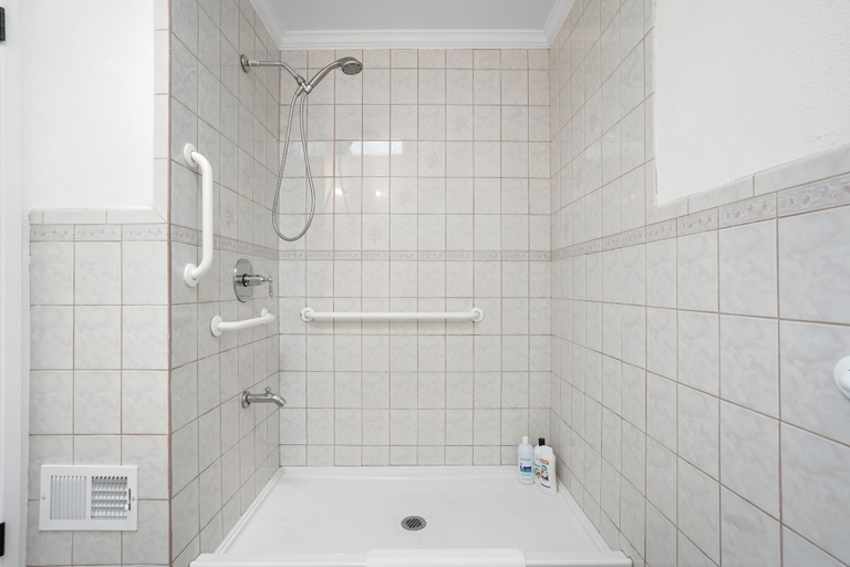 Bathroom 3, 4Beds Private Unit Near BeachWalk Golf, San Mateo
