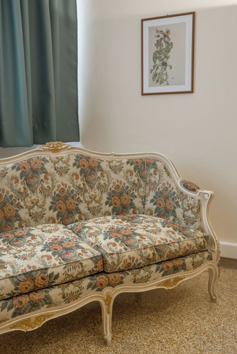 Others 3, Central apartment on pedestrian street, Attica