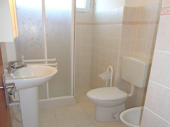 Bathroom, Elegant Group Stay near Caorle, Venezia