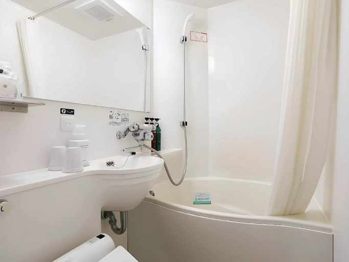 Bathroom 19