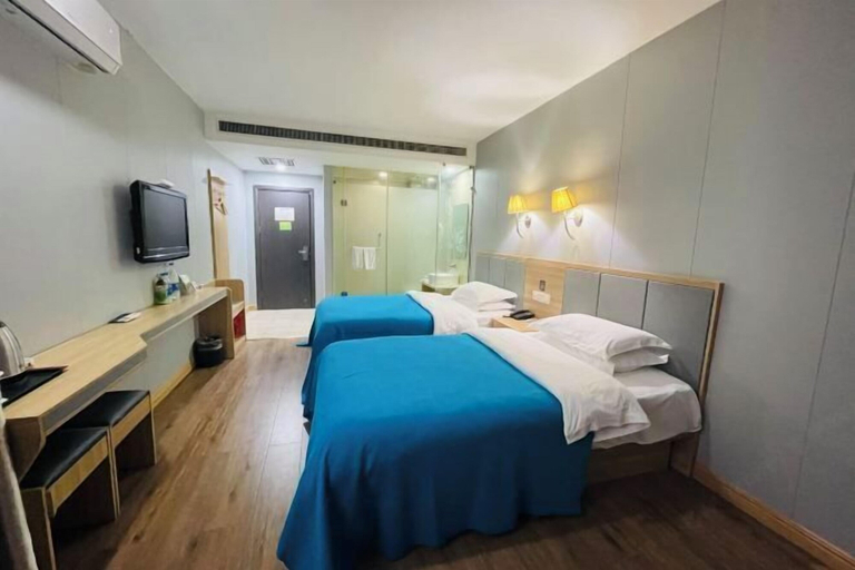 Bedroom 4, Huayi Commercial Hotel, Jiyuan shi