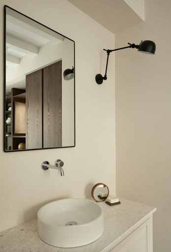 Bathroom 5, The Storyteller House, Thessaly
