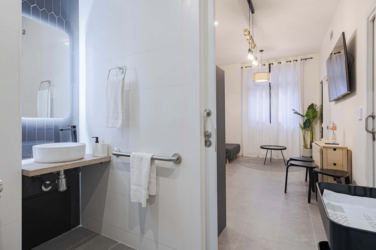 Bathroom 4, Color Apartments by Olala Homes, Madrid