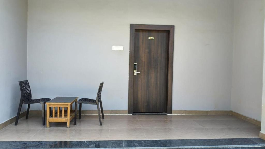 Room 4, The Aurum Zurich Club Kalaburgi, Gulbarga