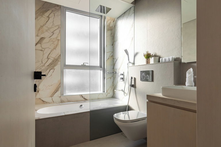 Bathroom 4, SIMPLY COMFORT Bright Apartments Steps from Marina Walk, Dubai