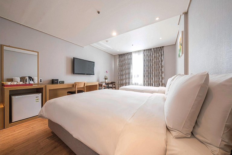 Bedroom 16