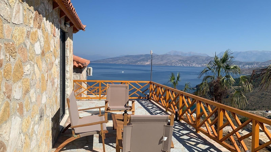 Bedroom 3, Santa Oliva Suites, Sarandës