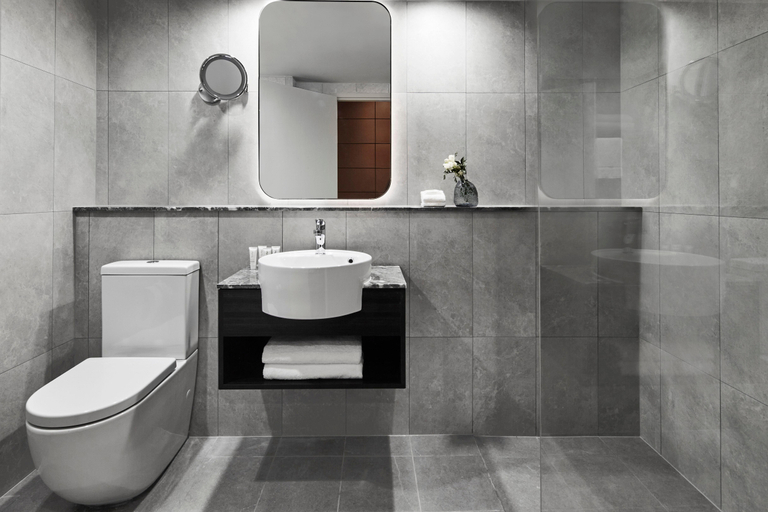 Bathroom 10