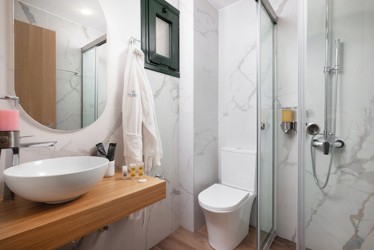 Bathroom 5, Blue Horizon Apartments, Crete