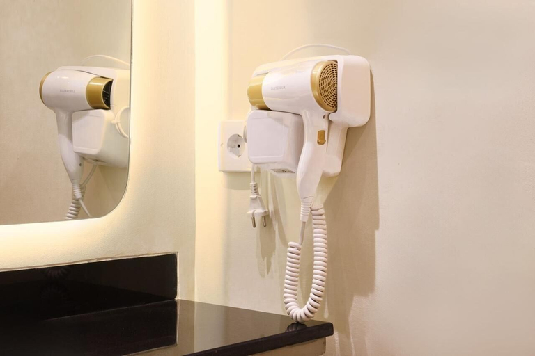 Bathroom 4, Papyrus Tropical Hotel, Bogor