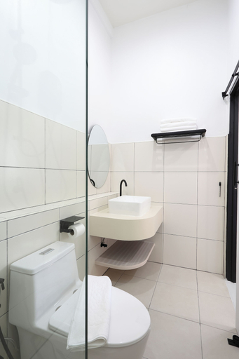 Bathroom 3, LFOUR, Phuket Island