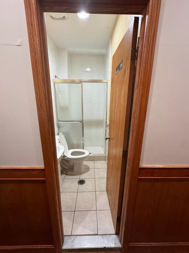 Bathroom 5, U.S. Pacific Hotel, New York