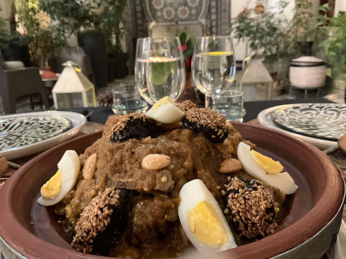 Food & Drinks 5, Dar 7 Louyat, Fès