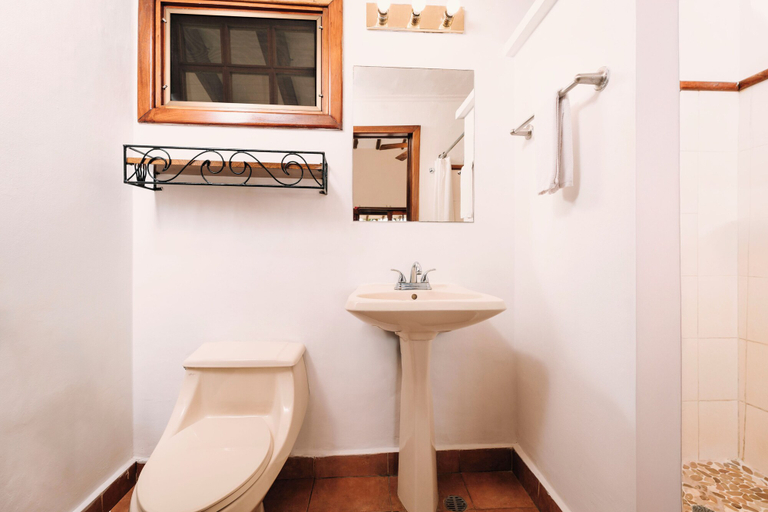 Bathroom 5, Villa Marina Hotel, Pedasí