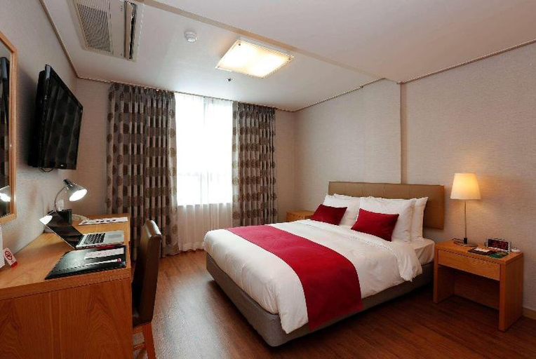Bedroom 16