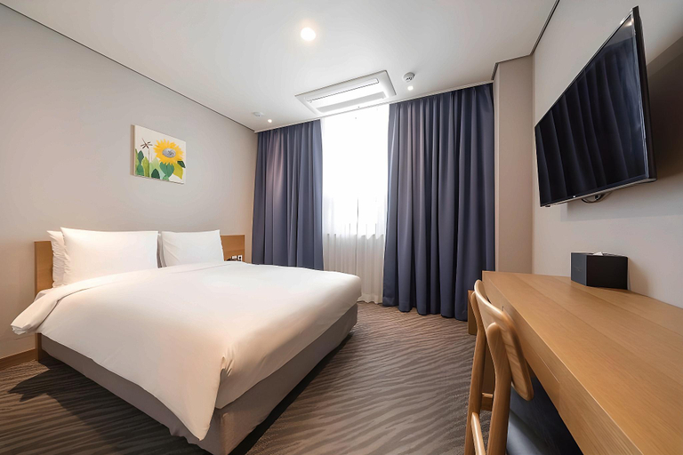 Bedroom 23