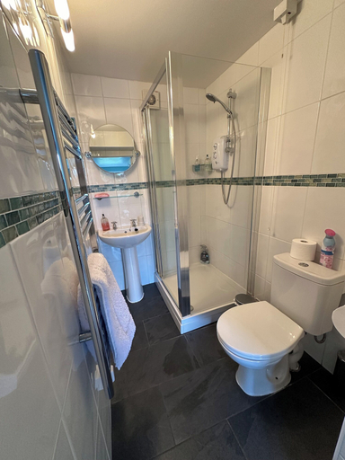 Bathroom, The Lower Deck, Cornwall
