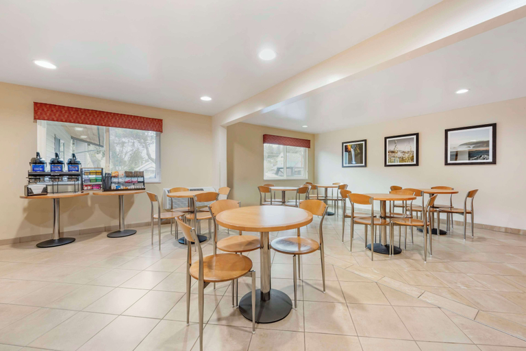Food & Drinks 5, Best Western Aladdin Inn, Cowlitz