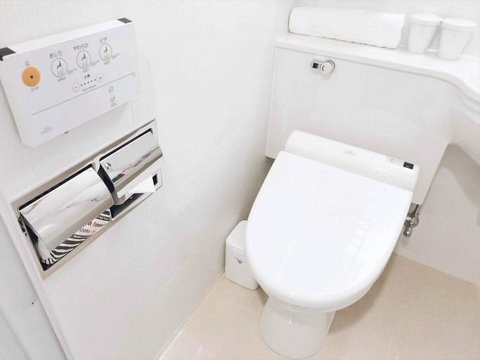 Bathroom 17