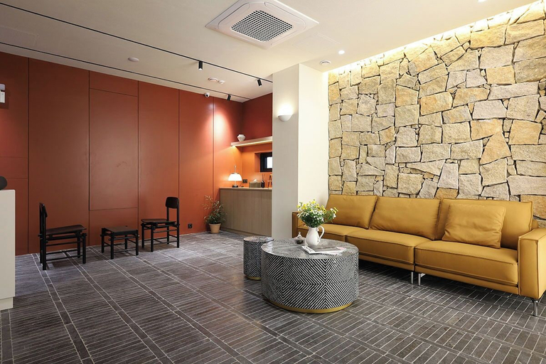 Others 4, Hound Hotel Daeyeon, Nam