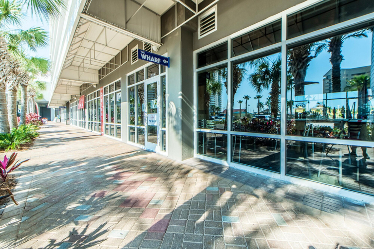 Others 1, Laketown Wharf 1627, Bay