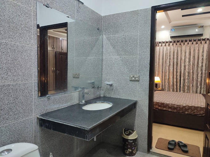 Bathroom 3, 3 BR Serviced First Floor Near Expo Center Lahore, Lahore
