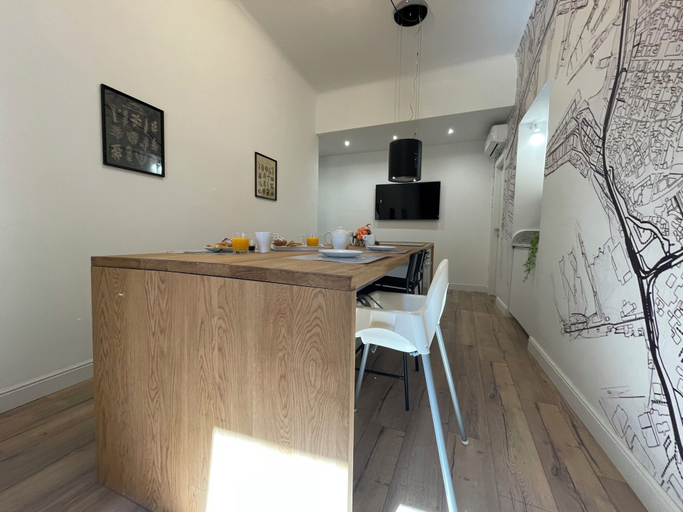 Others 3, Happy Family Apartments Orefici, Genova