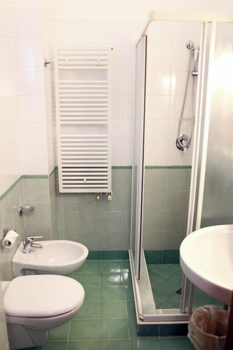 Bathroom 4, Hotel Ideal, Brescia