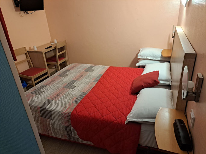Bedroom 4, BEAUSEJOUR, Nièvre