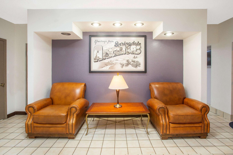 Public Area 2, Super 8 by Wyndham Springdale AR, Washington