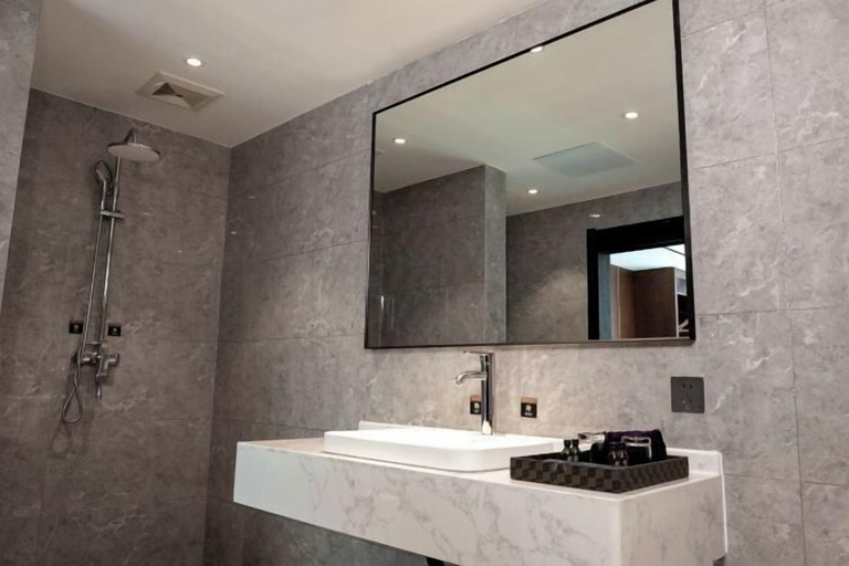 Bathroom 3, Yunti Hotel, Honghe Hani and Yi