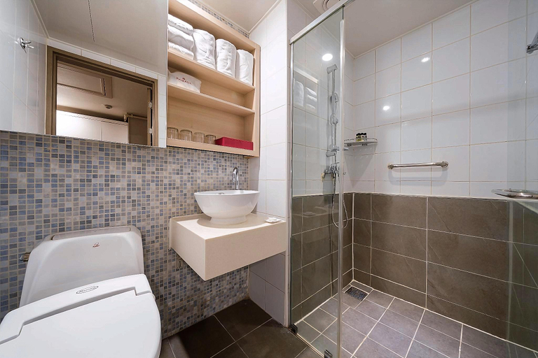 Bathroom 7