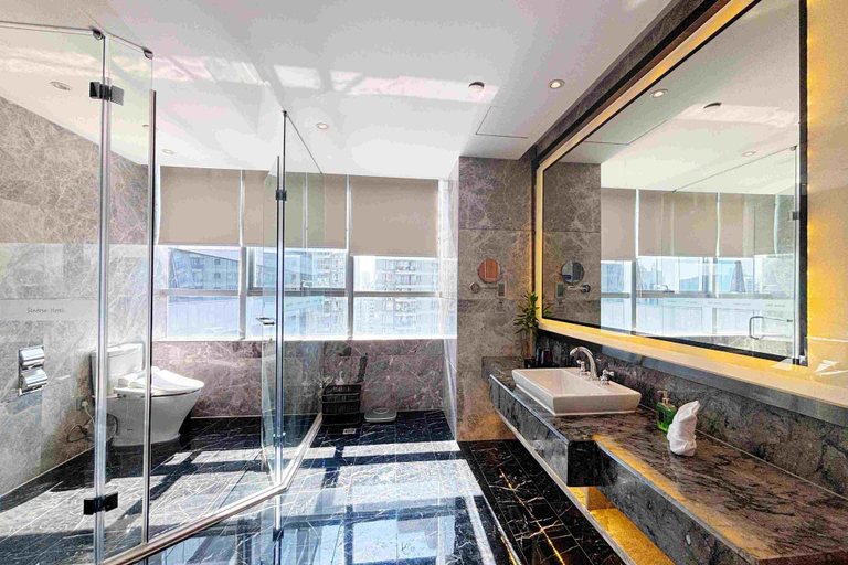 Bathroom 4