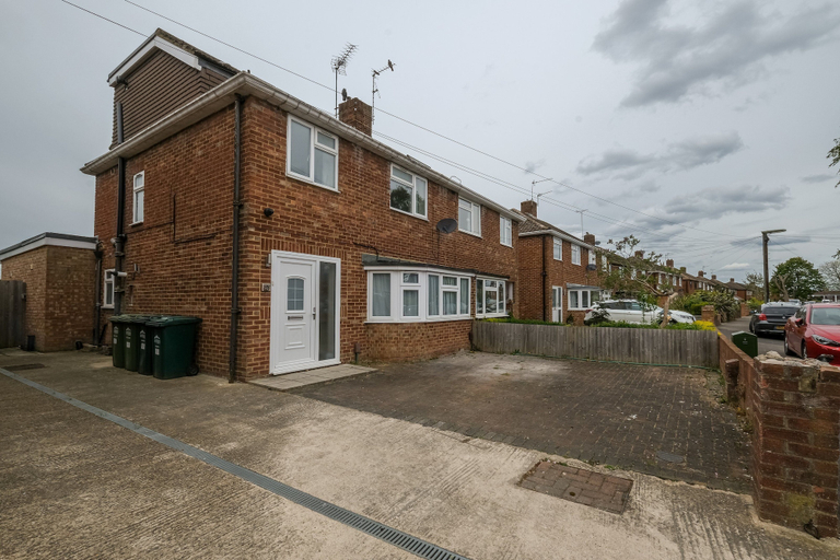 Exterior & Views 2, Stylish 4 Bedroom Home in Brightside Ave, Surrey