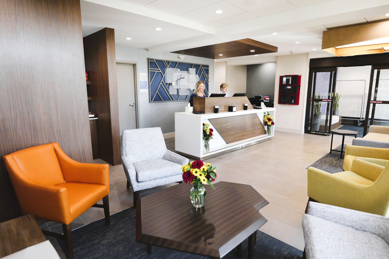 Public Area 3, Holiday Inn Express DETROIT-BIRMINGHAM by IHG, Oakland
