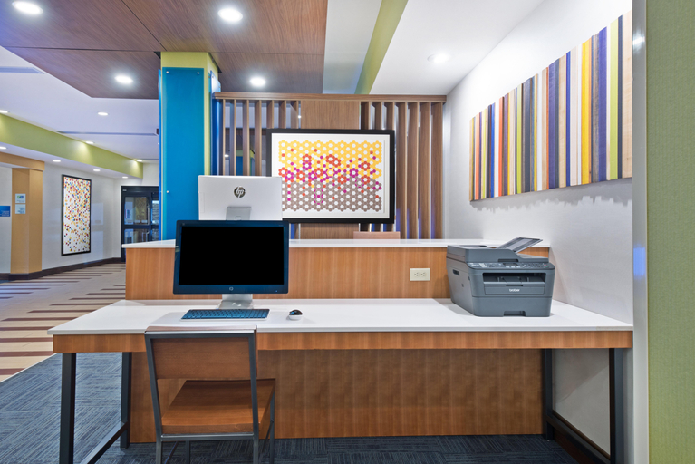 Public Area, Holiday Inn Express & Suites UNIONTOWN, Fayette