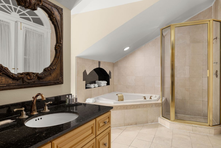 Bathroom 5, Maison Dupuy, Orleans