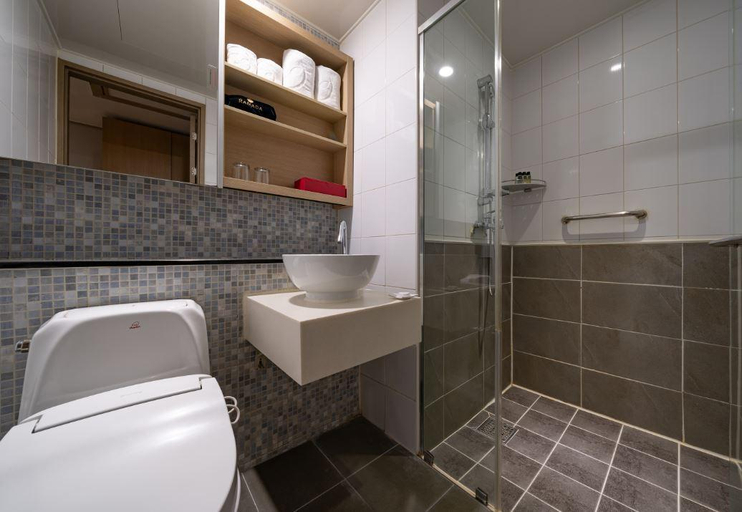 Bathroom 4
