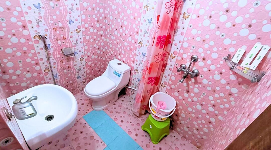 Bathroom 4, Hotel Vijay Deluxe, Sultanpur
