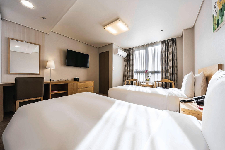 Bedroom 23