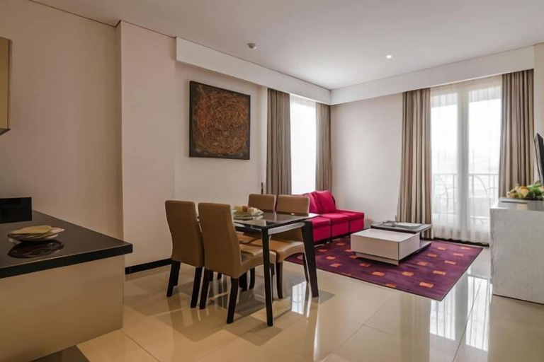 Dining Room 9