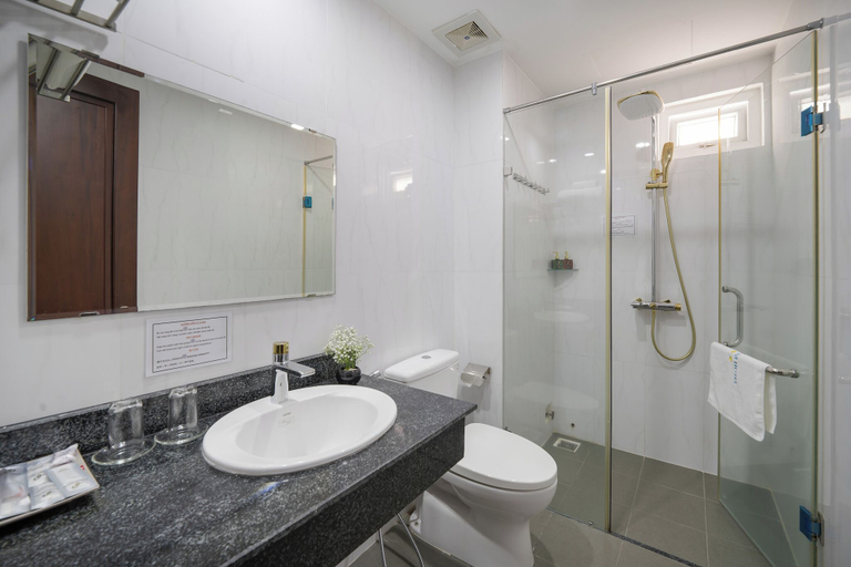 Bathroom 4, Platinum Beach Hotel, Da Nang