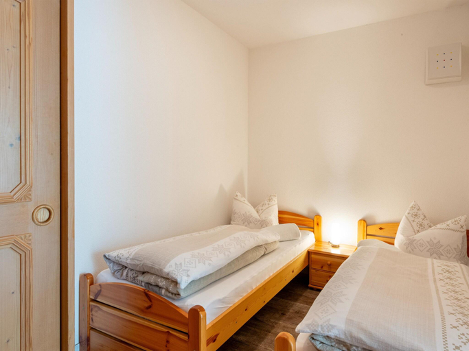 Bedroom 2, Apartment in Strengen near Ski Bus, Landeck
