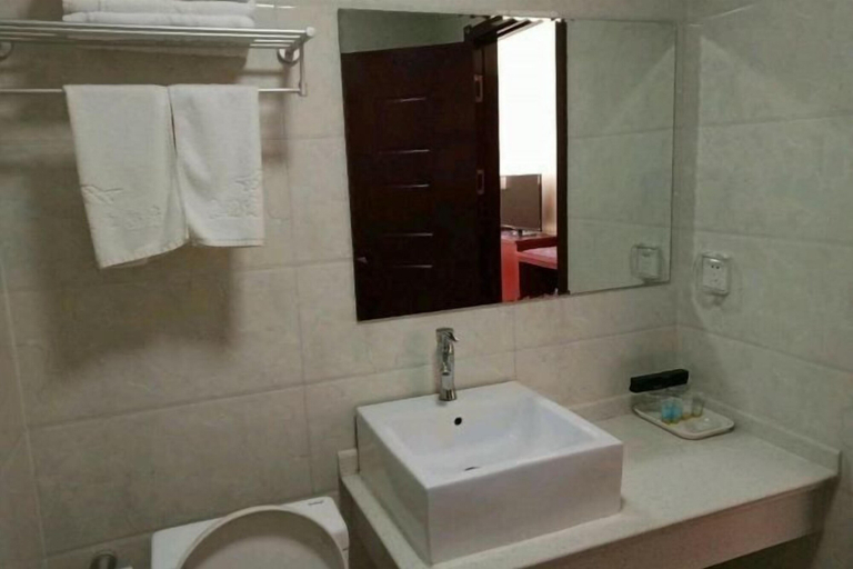 Bathroom, Damaoqi Haode Business Hotel, Baotou
